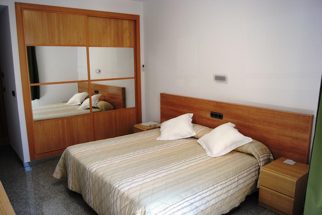 Hotel Albanta La Lantejuela Bagian luar foto