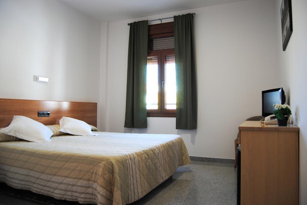 Hotel Albanta La Lantejuela Ruang foto