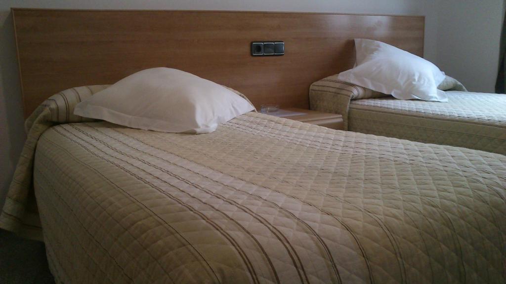 Hotel Albanta La Lantejuela Ruang foto