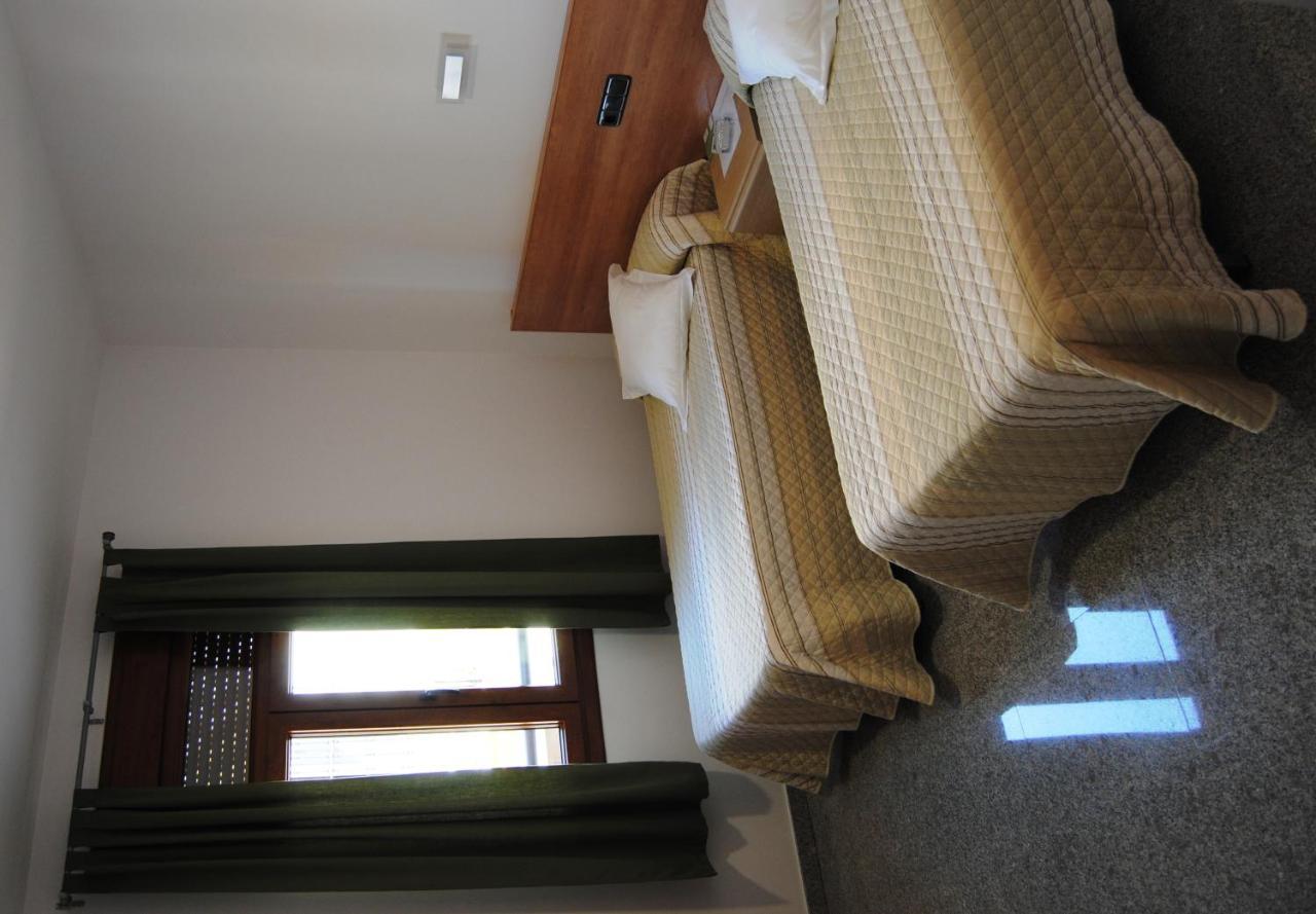 Hotel Albanta La Lantejuela Bagian luar foto