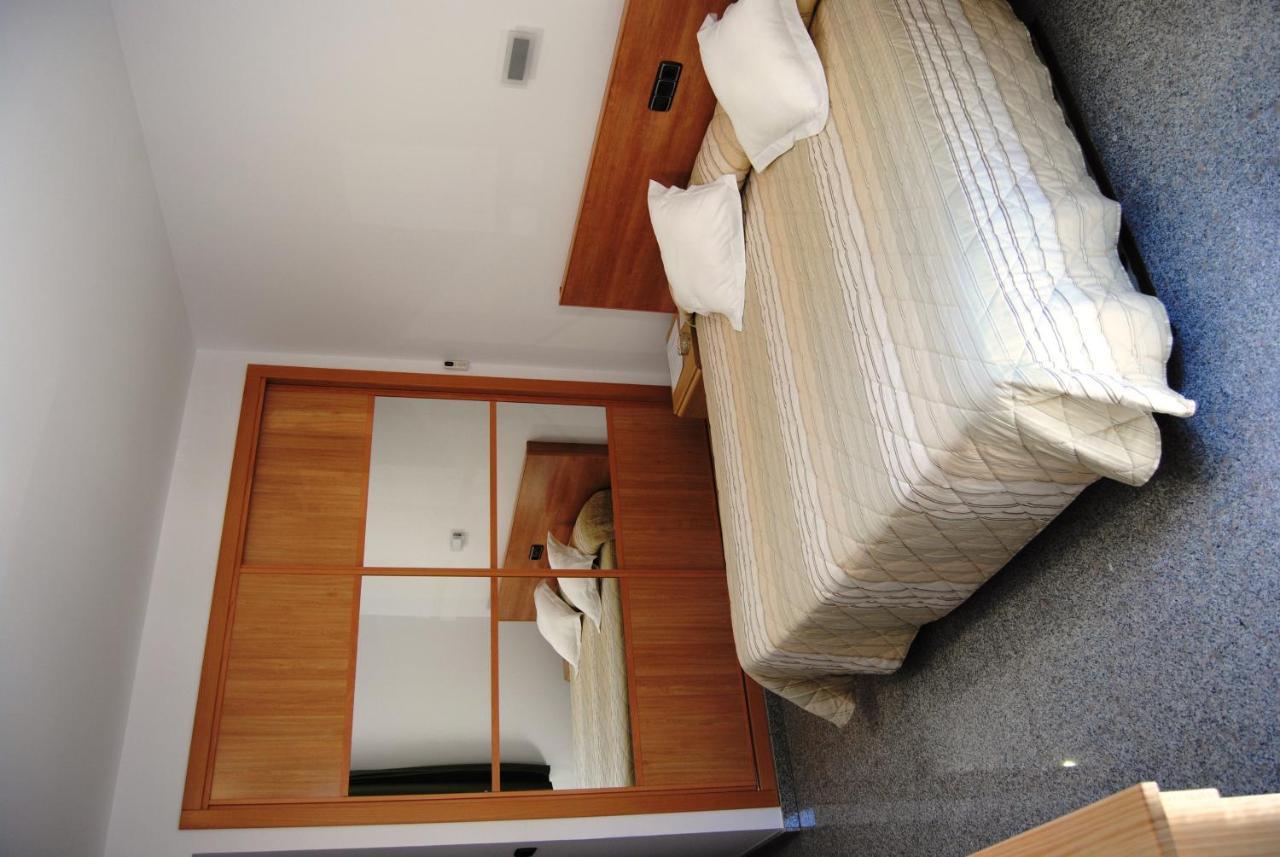 Hotel Albanta La Lantejuela Bagian luar foto