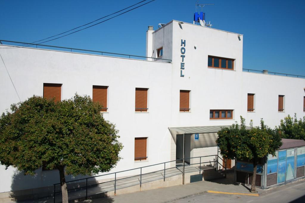 Hotel Albanta La Lantejuela Bagian luar foto