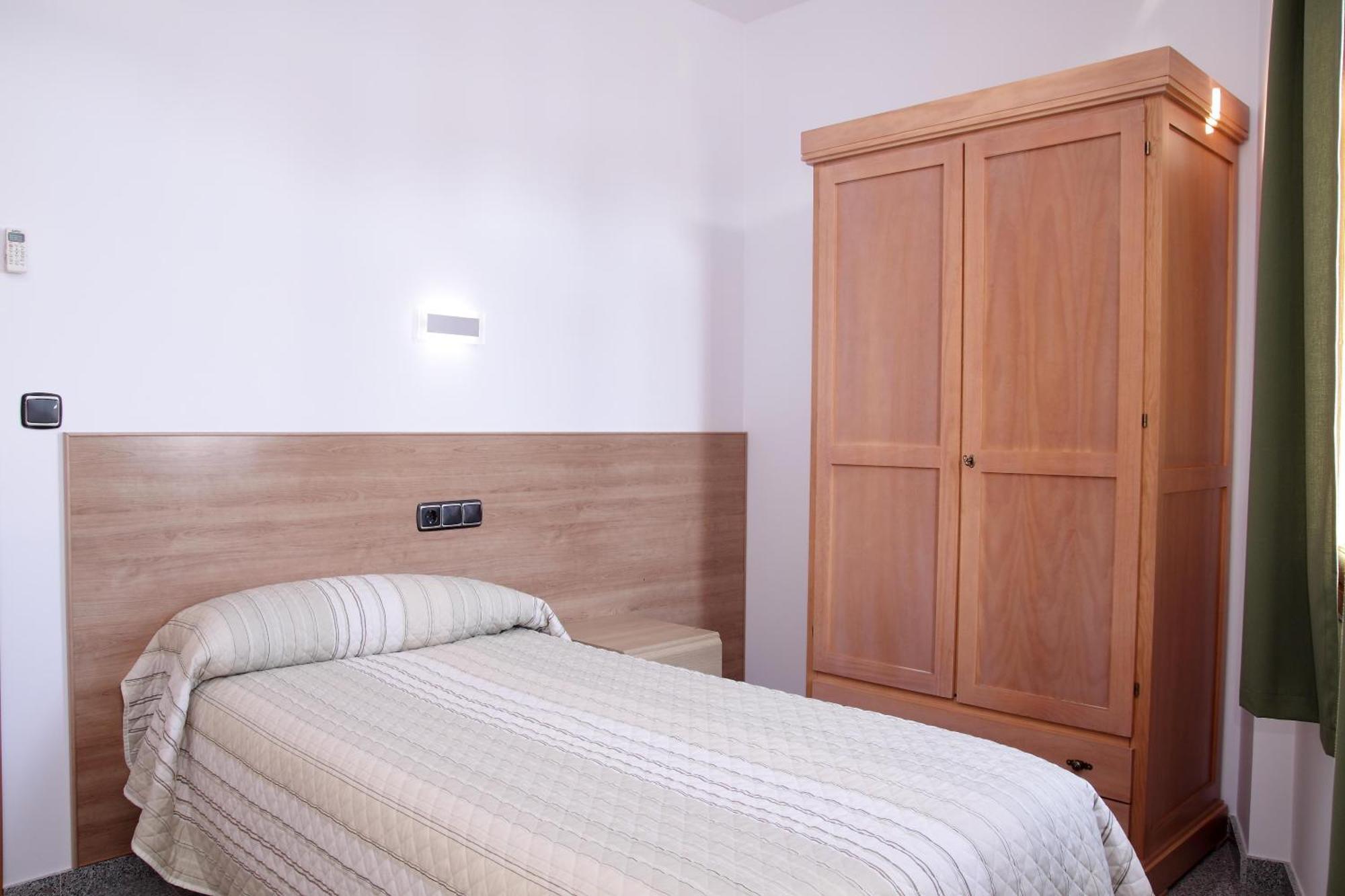 Hotel Albanta La Lantejuela Bagian luar foto