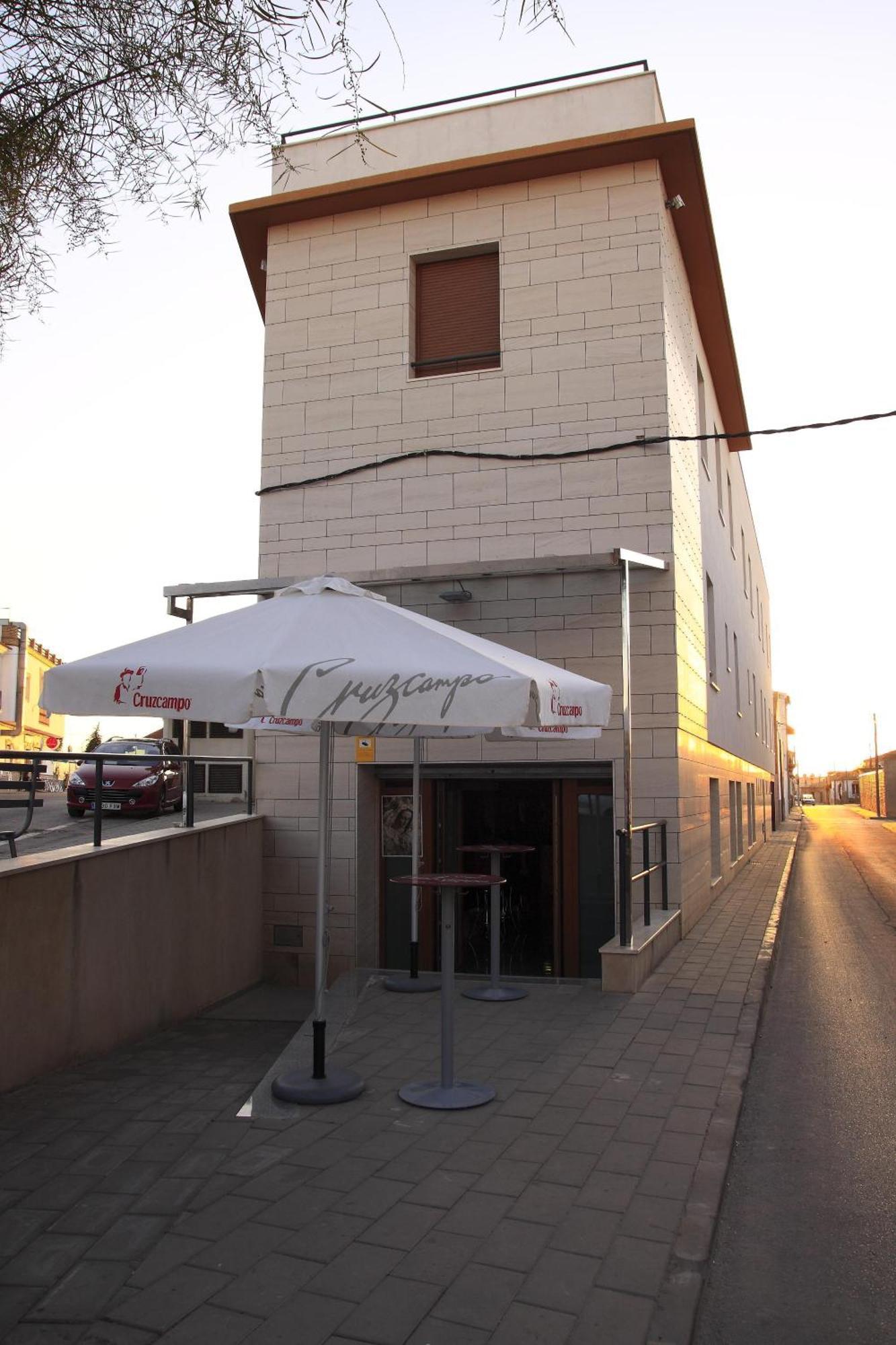 Hotel Albanta La Lantejuela Bagian luar foto