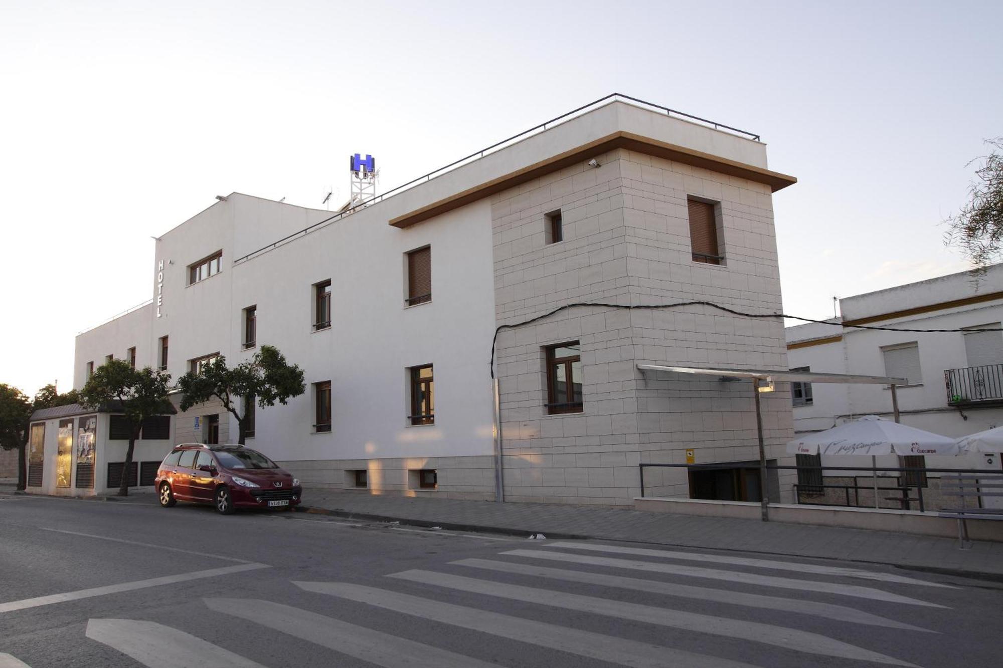 Hotel Albanta La Lantejuela Bagian luar foto