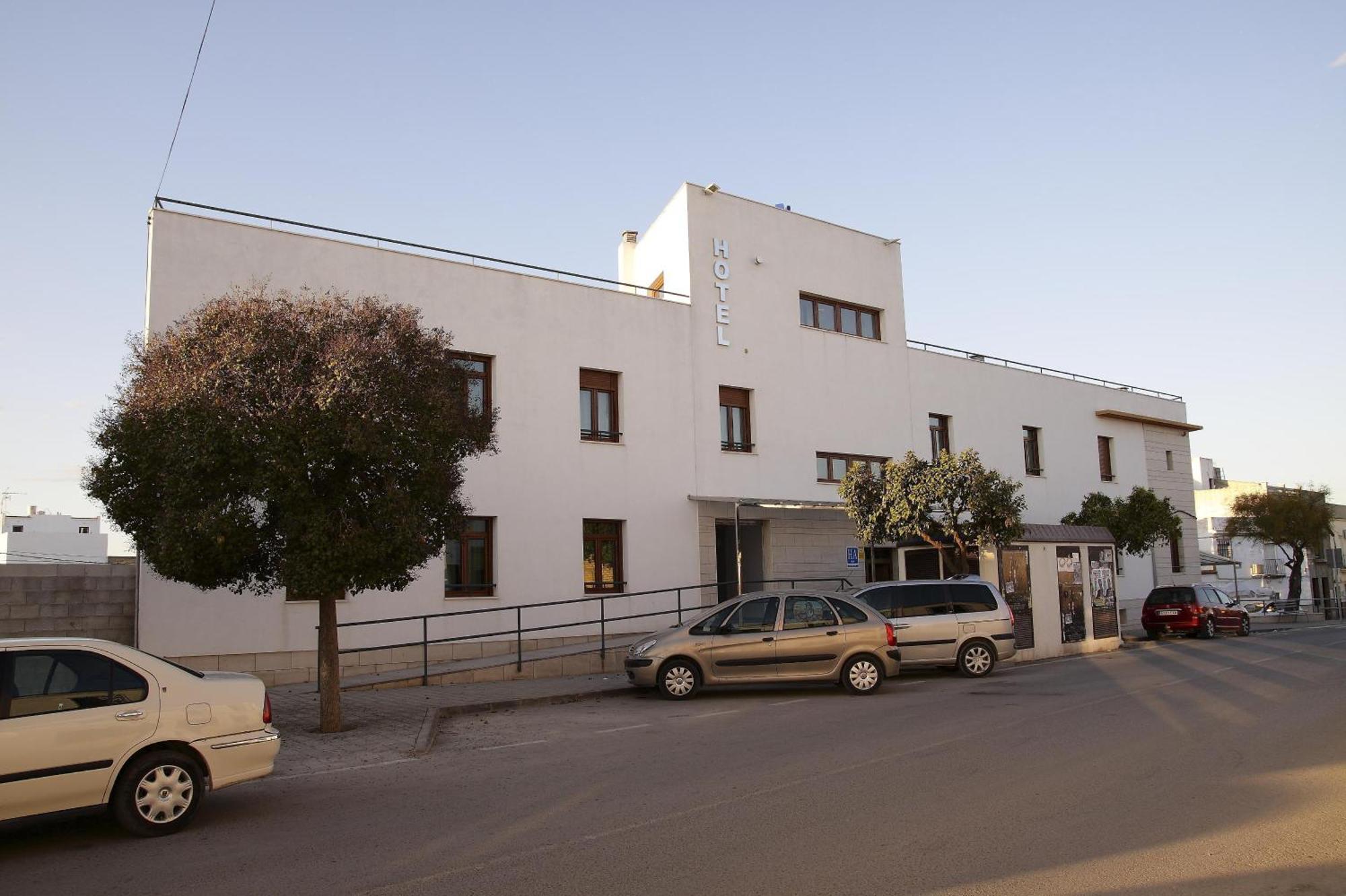 Hotel Albanta La Lantejuela Bagian luar foto