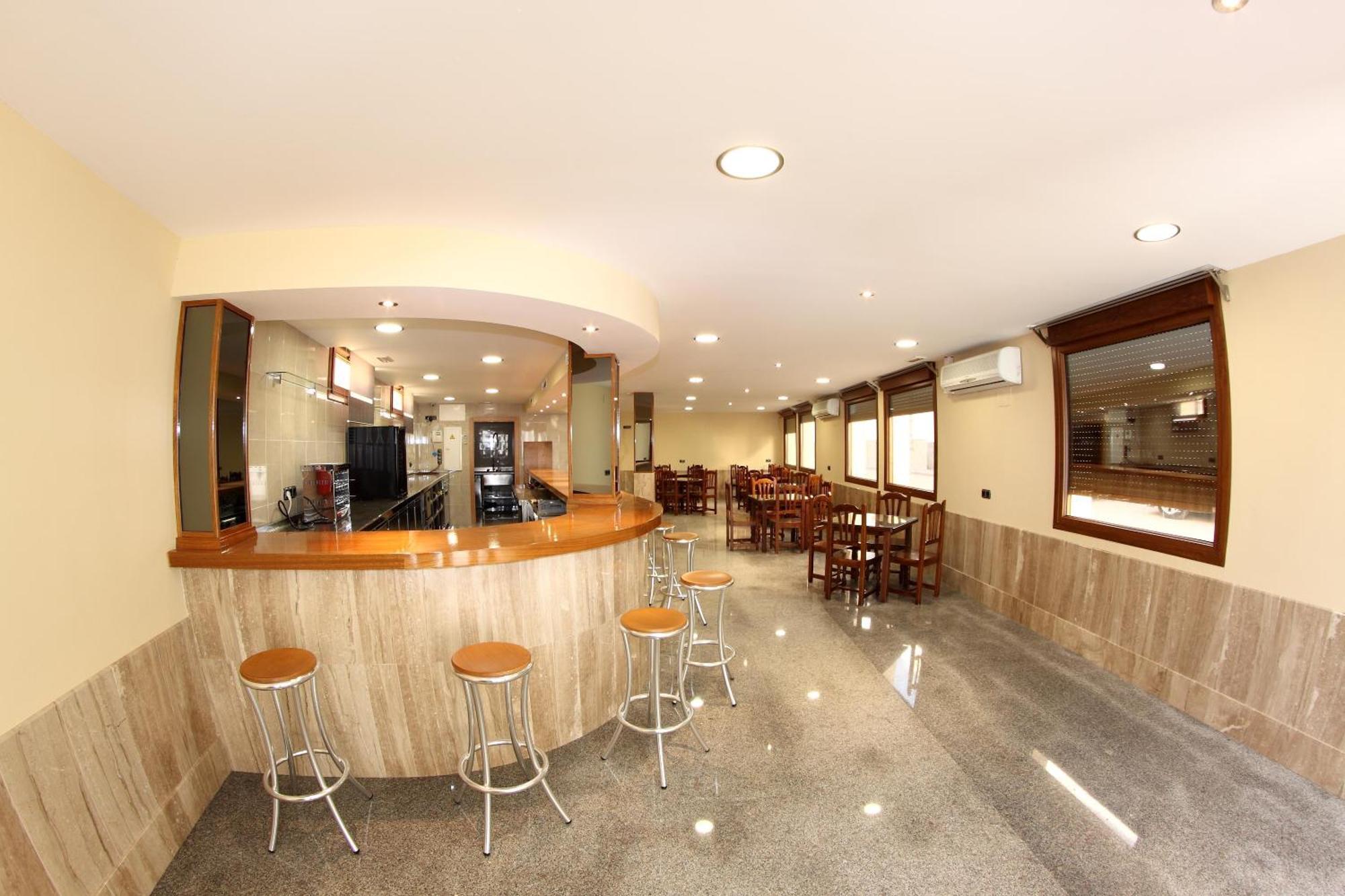 Hotel Albanta La Lantejuela Bagian luar foto
