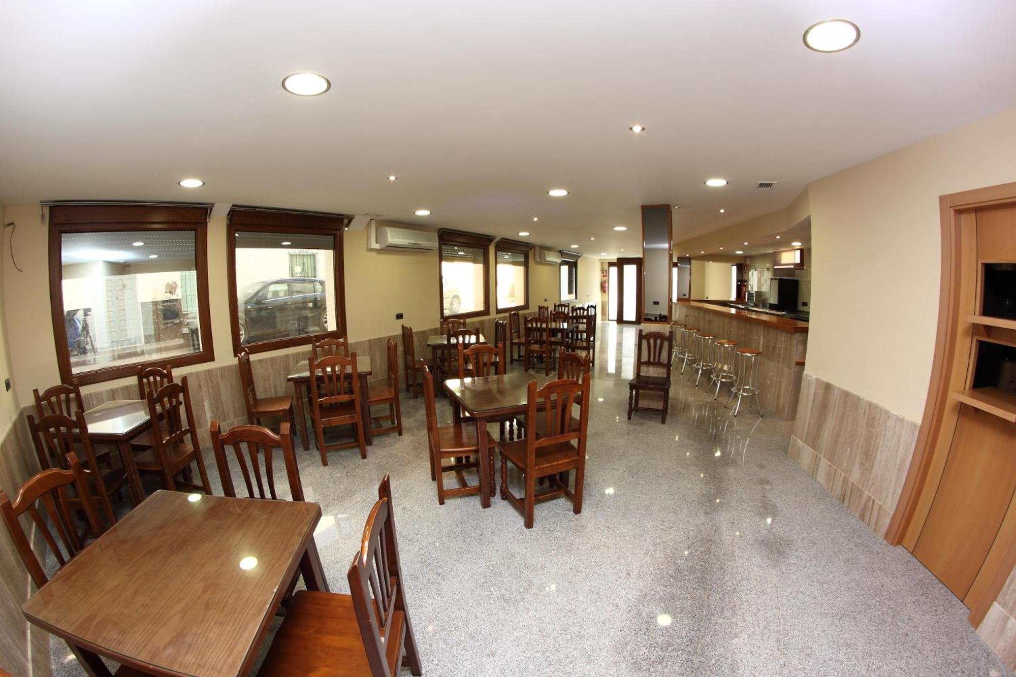 Hotel Albanta La Lantejuela Bagian luar foto