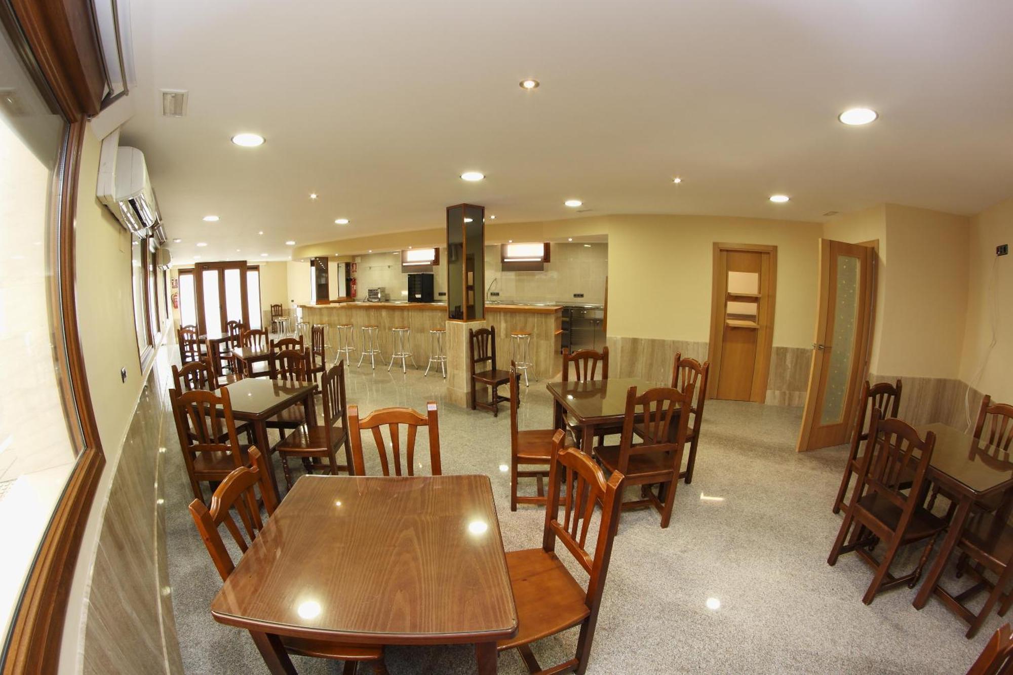 Hotel Albanta La Lantejuela Bagian luar foto