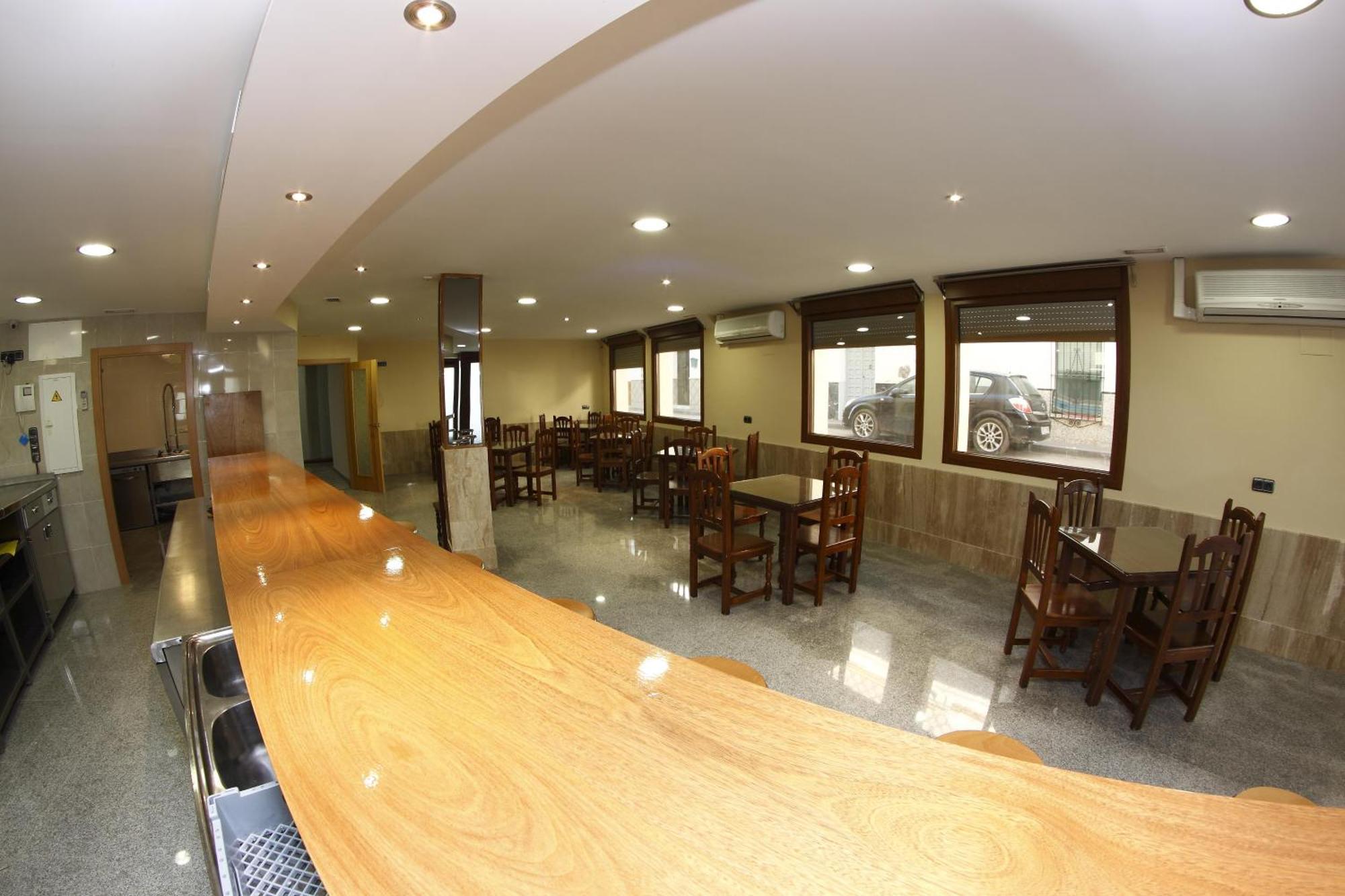 Hotel Albanta La Lantejuela Bagian luar foto