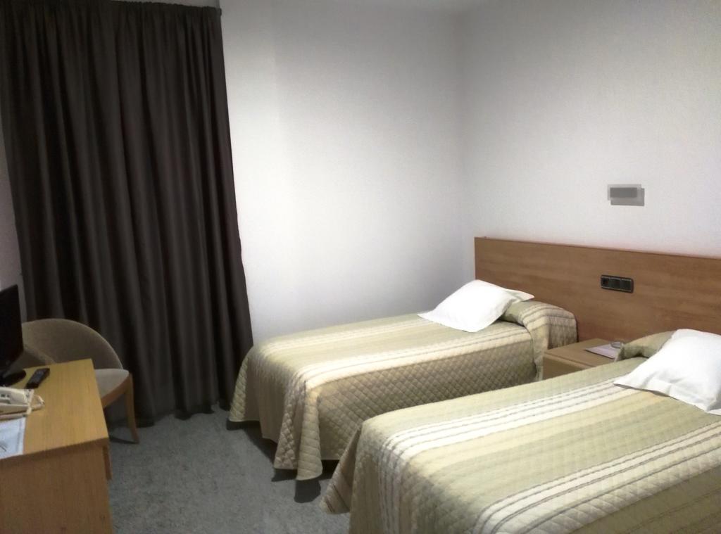 Hotel Albanta La Lantejuela Bagian luar foto