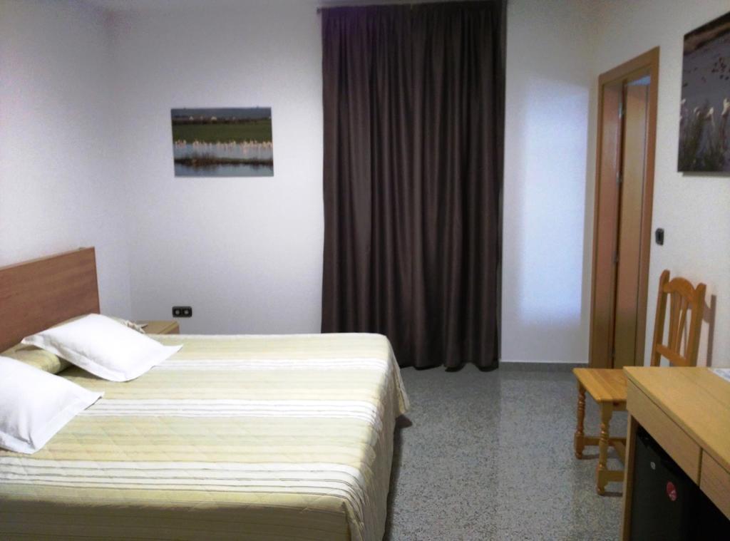 Hotel Albanta La Lantejuela Bagian luar foto
