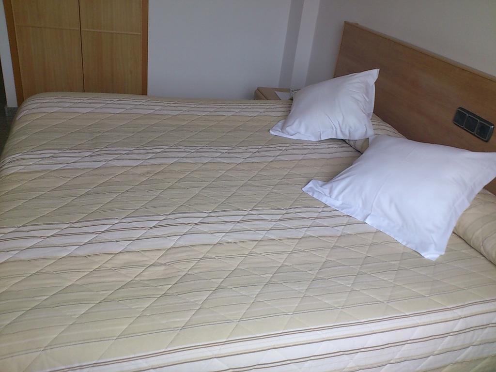 Hotel Albanta La Lantejuela Bagian luar foto